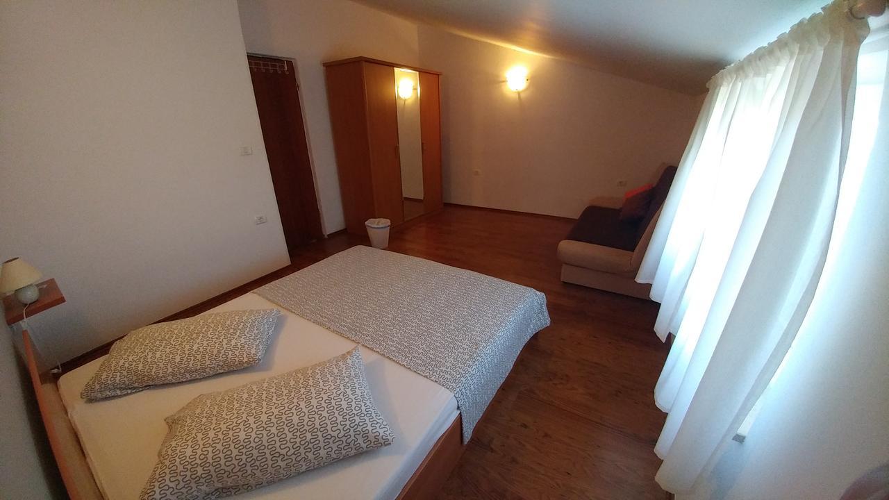 Guest House Ilic Loborika Extérieur photo
