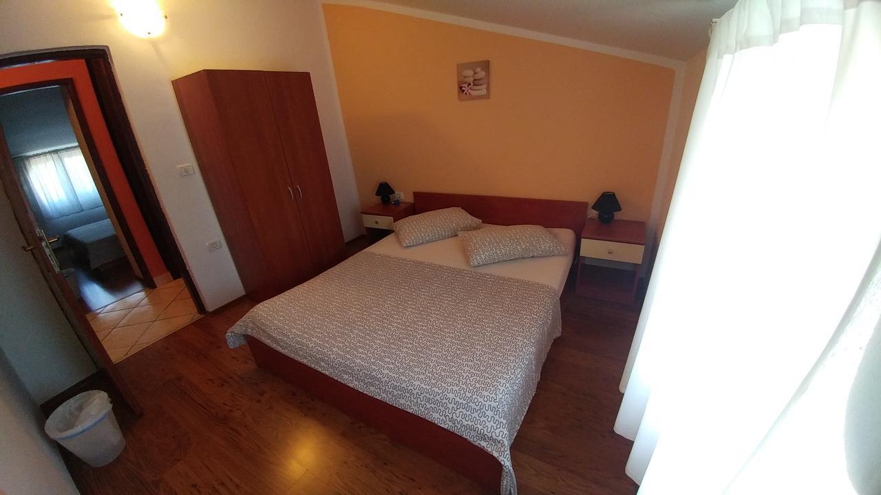 Guest House Ilic Loborika Extérieur photo